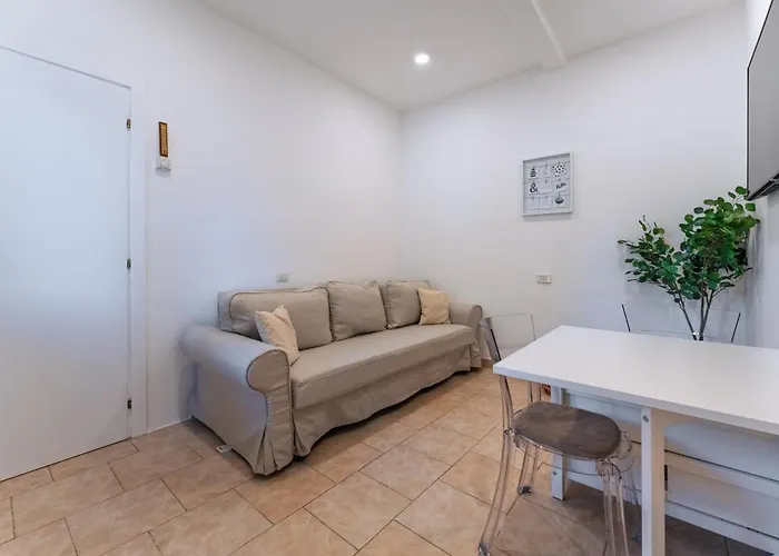 La Bella With Free Private Parking