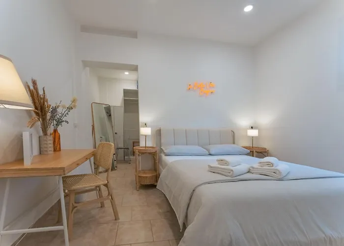 La Bella With Free Private Parking Semesterbostad *