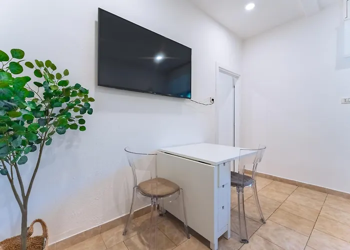 Semesterbostad La Bella With Free Private Parking